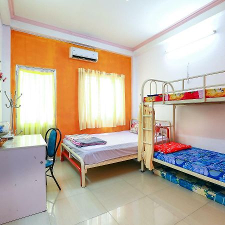 Color House Hostel Ho Chi Minh-stad Buitenkant foto
